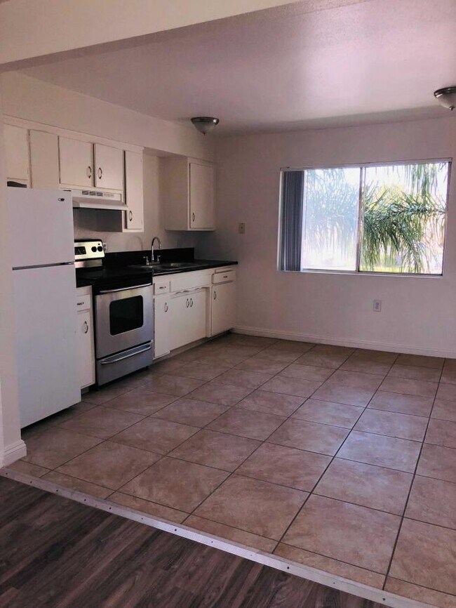 Foto del edificio - 2 bedroom in Bakersfield CA 93306
