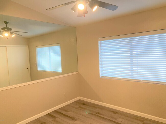Building Photo - 4001 W Cielo Grande