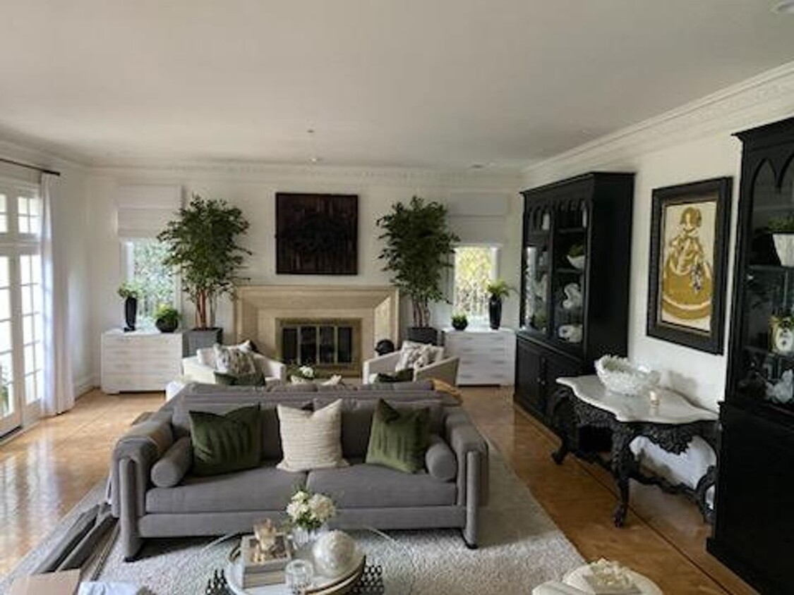 Foto principal - BEVERLY HILLS HOME IN THE FLATS FOR LEASE