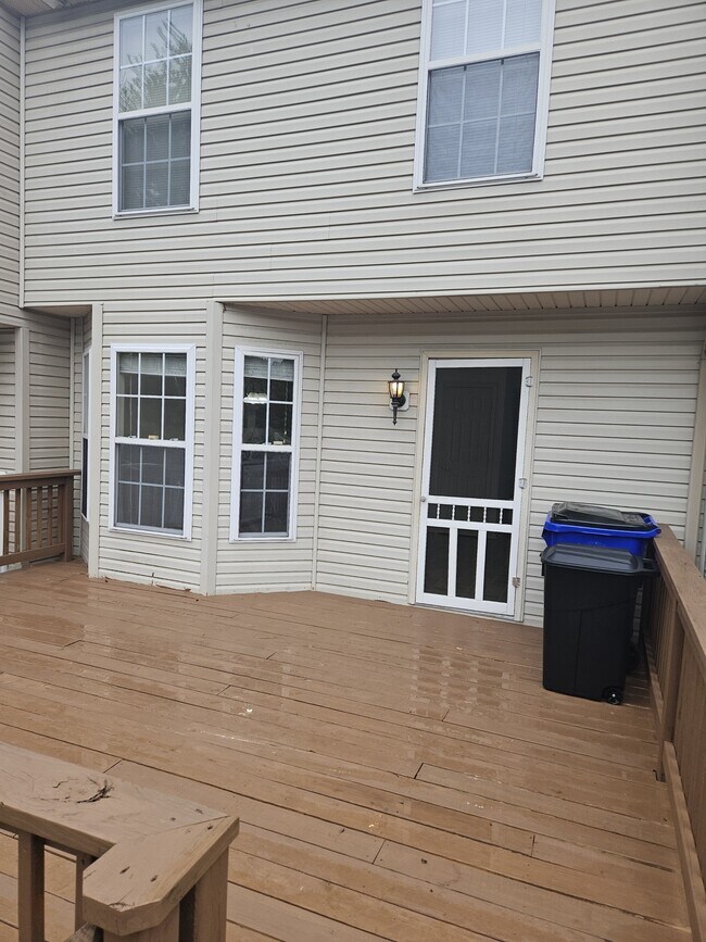 Building Photo - 218 Moser Cir