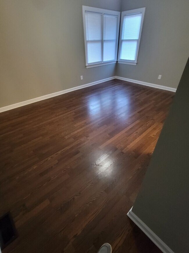 Foto del edificio - 7016 Cedar Rd