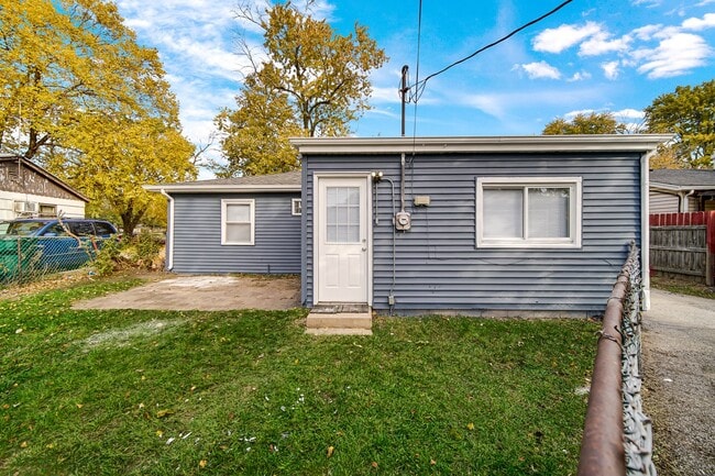 Building Photo - 3 Bedroom 1 Bathroom House for Rent!