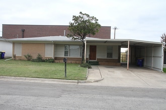 Building Photo - 201 N McEntire Ct