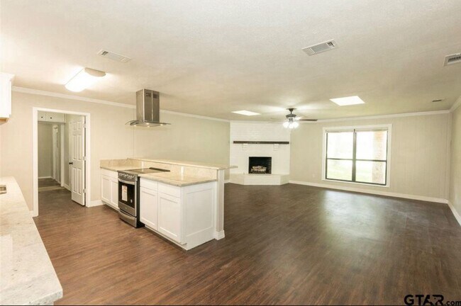 Building Photo - 903 Joel Dr