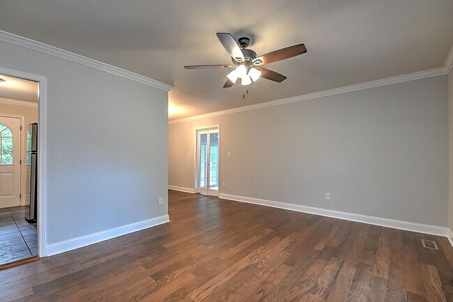 Foto del edificio - 2708 Schumway Dr
