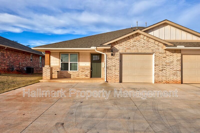 Foto principal - 719 Ivy Ln
