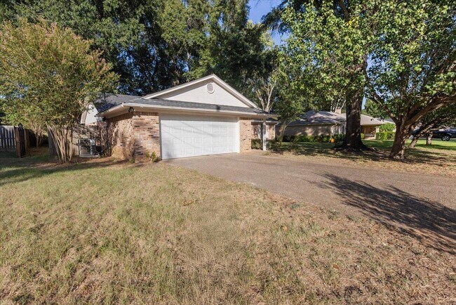 Building Photo - 907 Peggy Dr