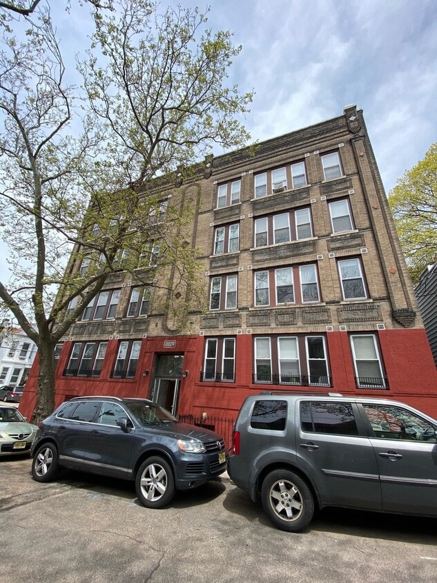 12 Bond St Unit 7, Jersey City, NJ 07306 Condo for Rent in Jersey