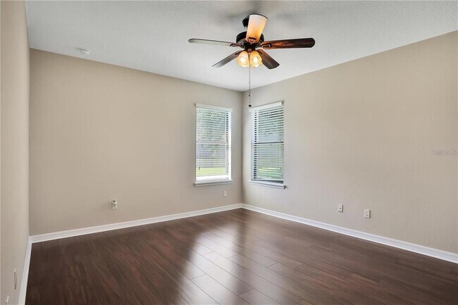 Foto del edificio - 2221 Tulip Valley Point