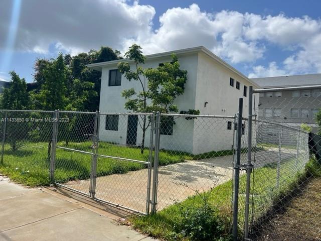 Building Photo - 1550 NW 61st St