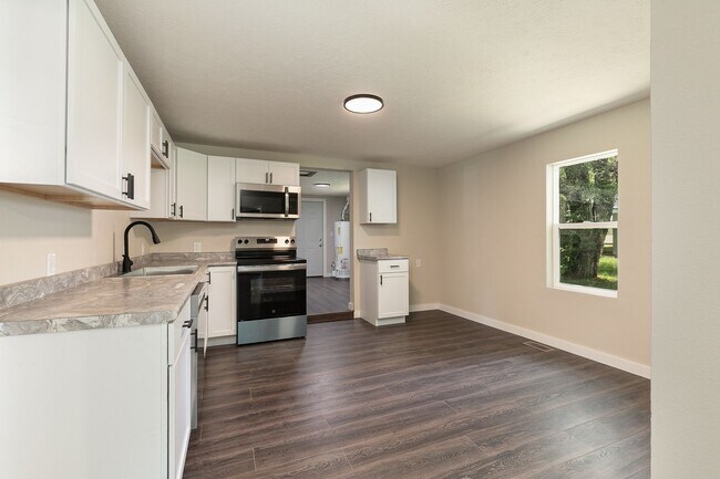Building Photo - REMODELED 2 Bedroom | 2 Bathroom HOME -- 1...