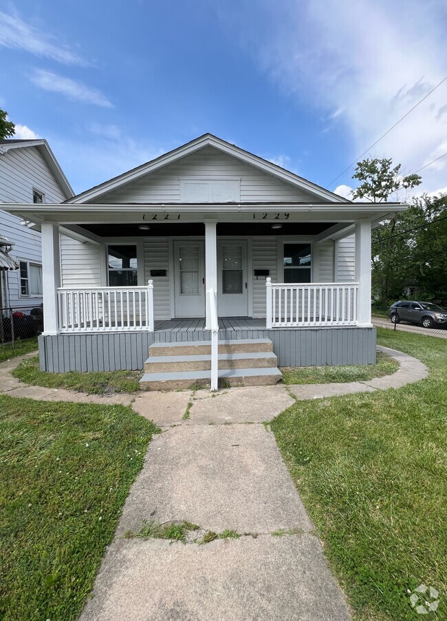 Building Photo - 1227 Prospect Ave