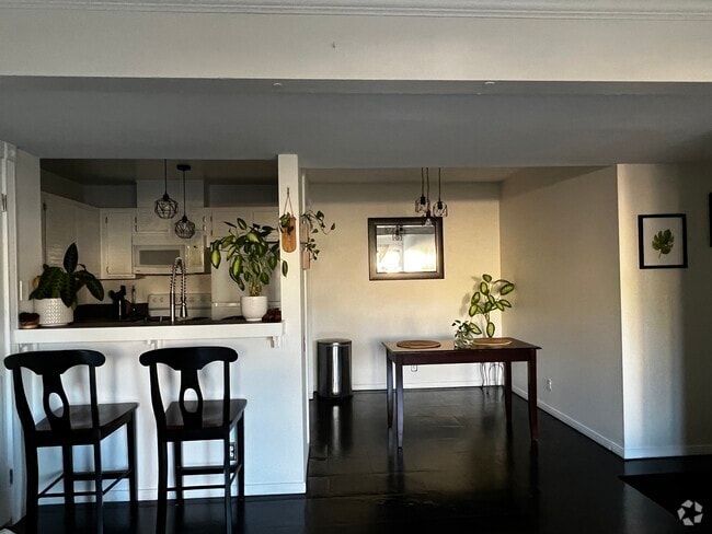 Building Photo - 25671 Le Parc