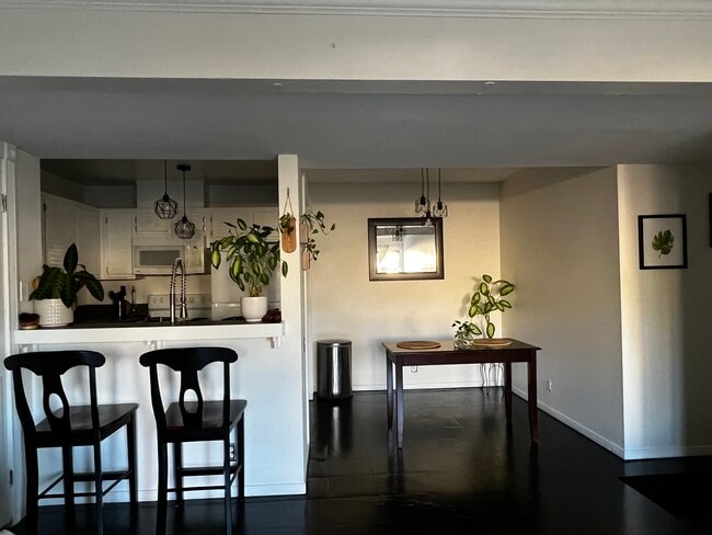 Building Photo - 25671 Le Parc