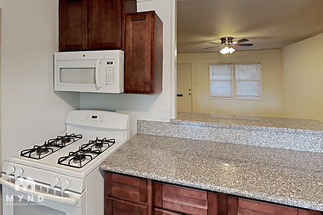 Building Photo - 17 Garrison Dr
