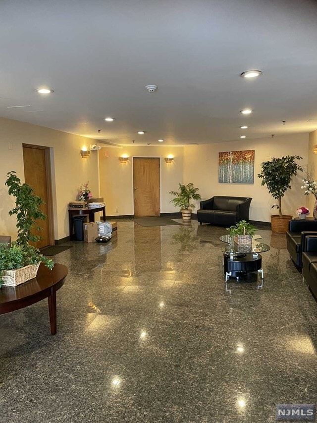 633 Palisade Ave Unit 3C, Cliffside Park, NJ 07010 Condo for Rent in