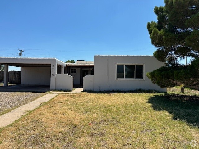 Building Photo - 2713 N Northwest Dr