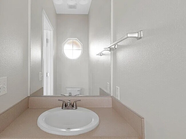 Foto del edificio - Single-Family House for Rent