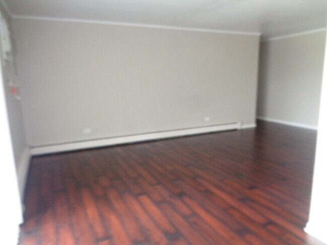 Foto del edificio - 4420 W 111th St