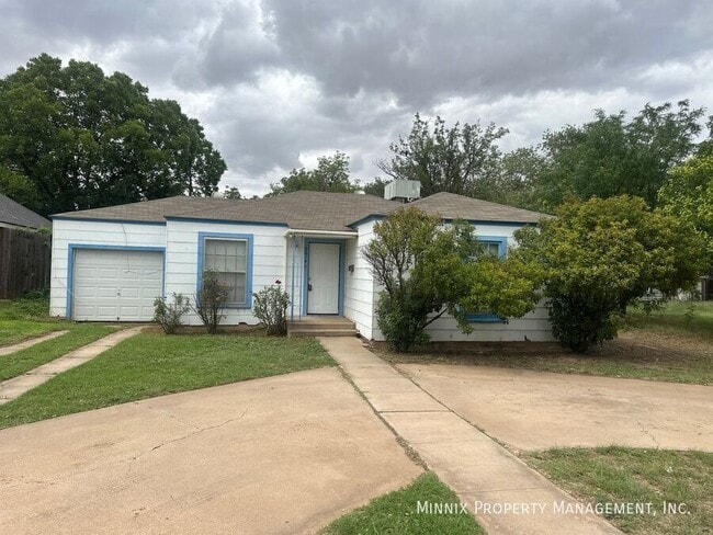 Building Photo - 2614 27th St