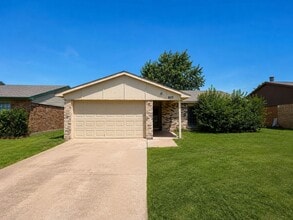 Building Photo - 805 Circle Cove Dr