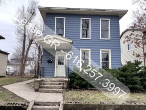 Building Photo - 621 Livingston Ave NE