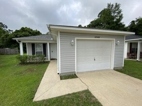 Building Photo - 10340 Chinaberry Ct