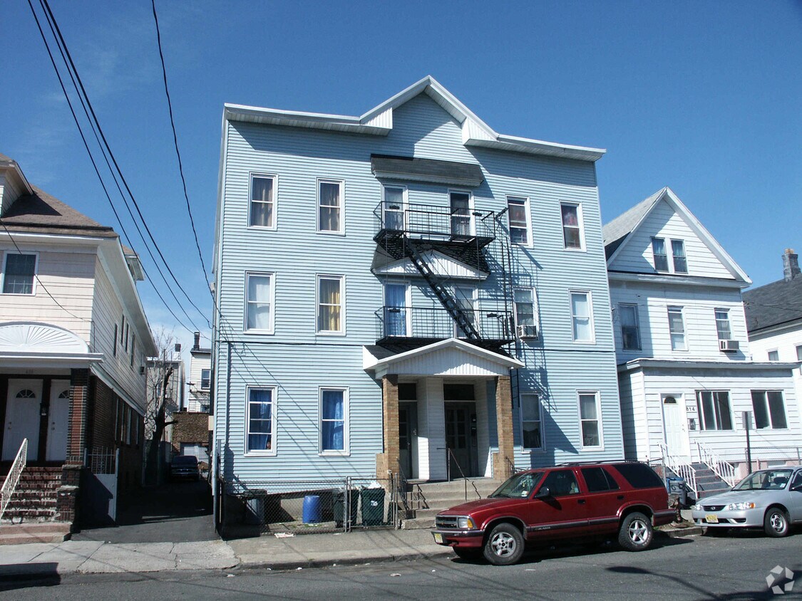 Foto principal - 610-612 Marshall St