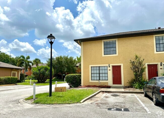 Building Photo - 7404 Woodburn Ct