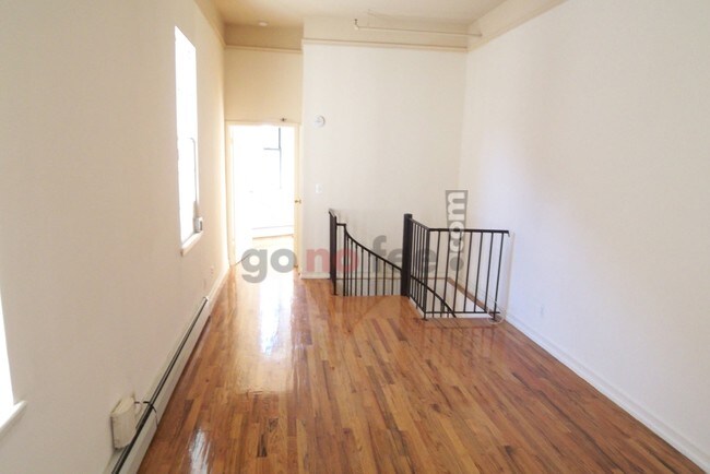 Building Photo - 268 W 120th St