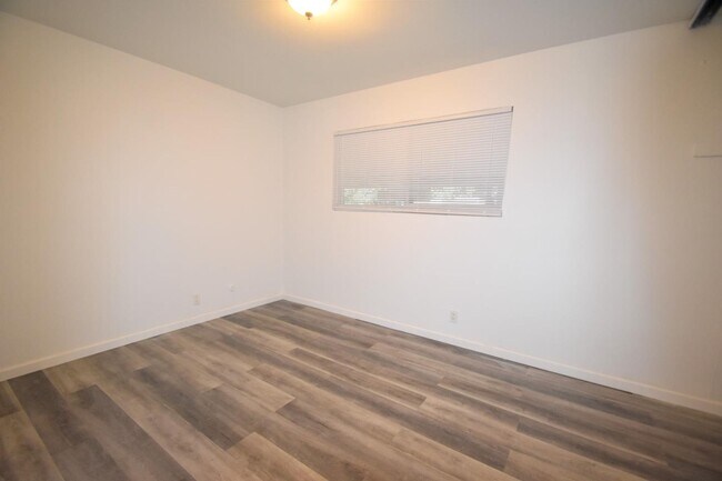 Foto del edificio - 488 S Sunset Ave