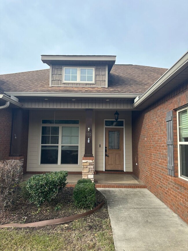 Foto del edificio - Shell Landing East!!! FRESH PAINT!!! NEW FLOORING!!!