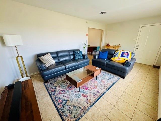 Foto principal - 2732 W Jefferson Blvd