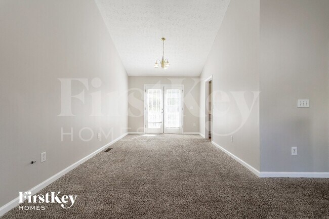 Foto del edificio - 5370 Princeton Oaks Dr
