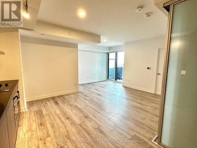 Photo du bâtiment - 1100 Sheppard Ave W