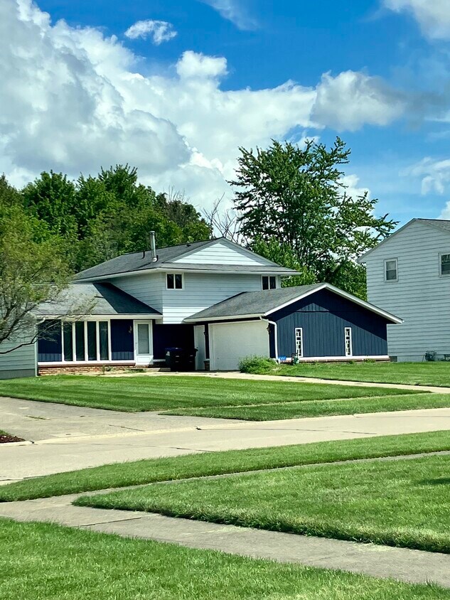 4803 Locust Ln, Brunswick, OH 44212 House Rental in Brunswick, OH