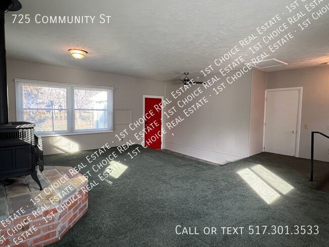 Building Photo - SHORT TERM LEASE - Spacious 3-BDR 1.5-BTH ...