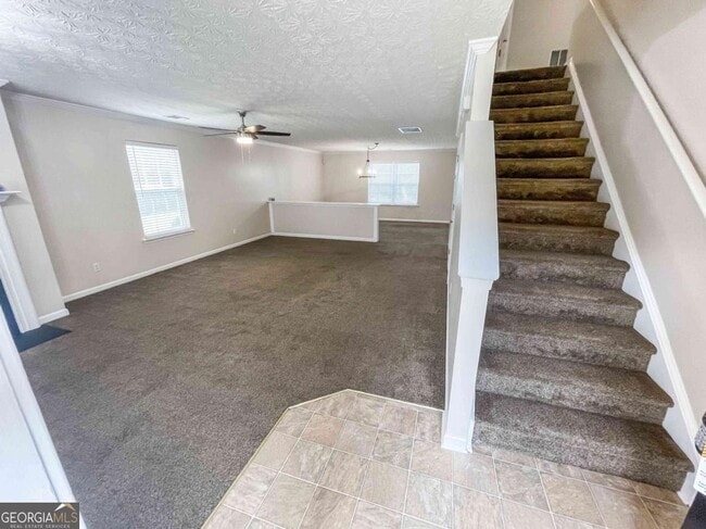 Building Photo - 6205 Tree Ridge Dr N W