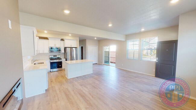 Foto del edificio - New Construction, Stylish Floorplan & Amen...