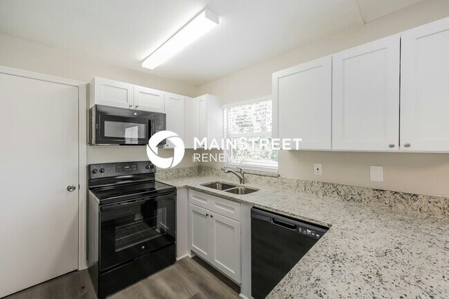 Foto del edificio - 3 Bedroom Pet-Friendly Home in Lehigh Acre...