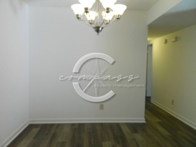 Foto del edificio - 592 Emory Oaks Way