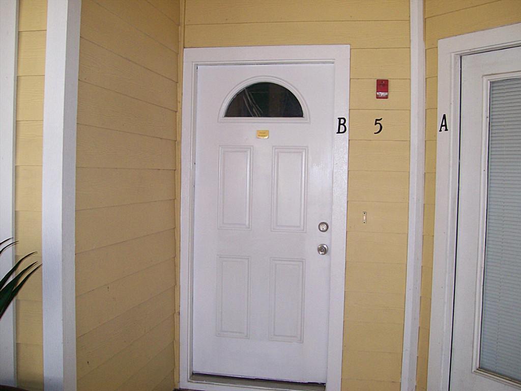 Primary Photo - 811 Bradford Ave