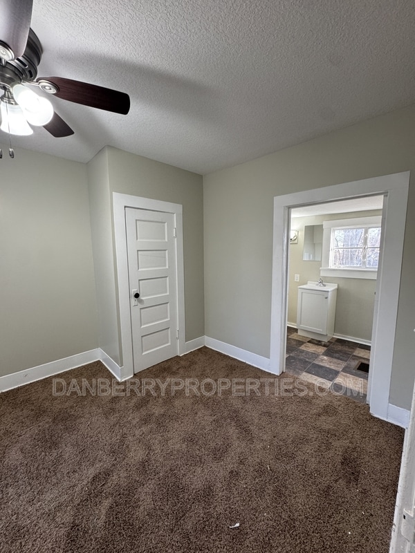 Building Photo - 413 Washington St