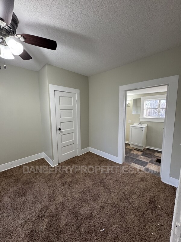 Foto del edificio - 413 Washington St