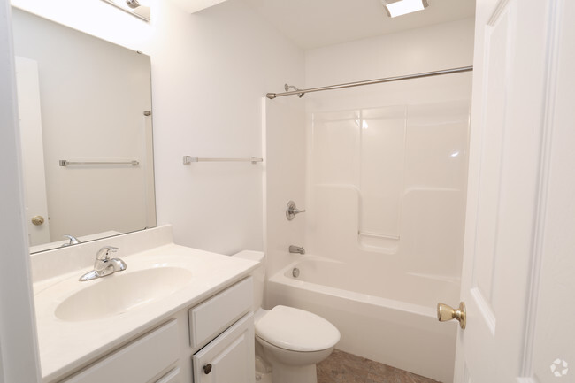 1HAB-baño habitación (Carmell,Apple,Grove) - Campus View Apartments