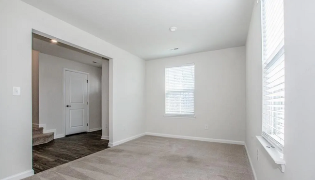 Building Photo - Stunning 3-bedroom, 2.5-bathroom, 2 car ga...
