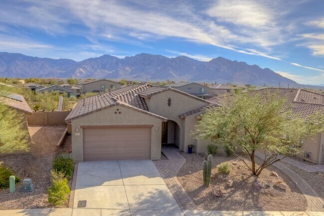 Foto del edificio - Very Special Oro Valley Home with Pool and Mountain Views!
