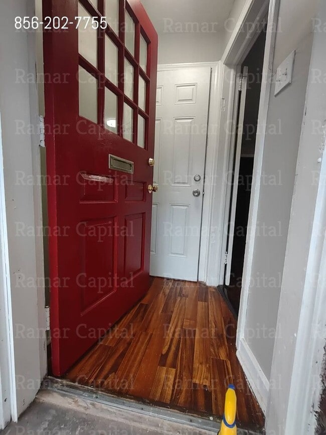 Building Photo - 1532 Bradley Ave