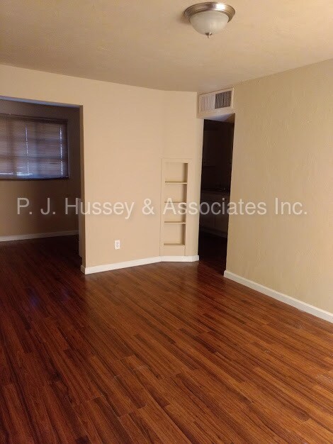 Building Photo - 3402 E Willetta St Unit 3410