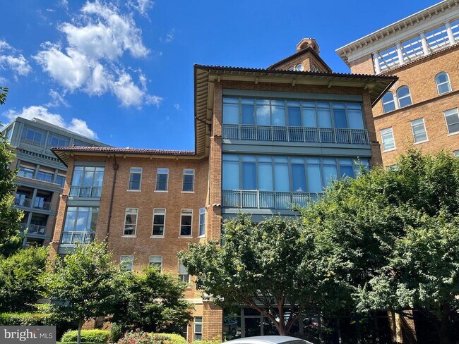 Foto del edificio - 2425 L St NW